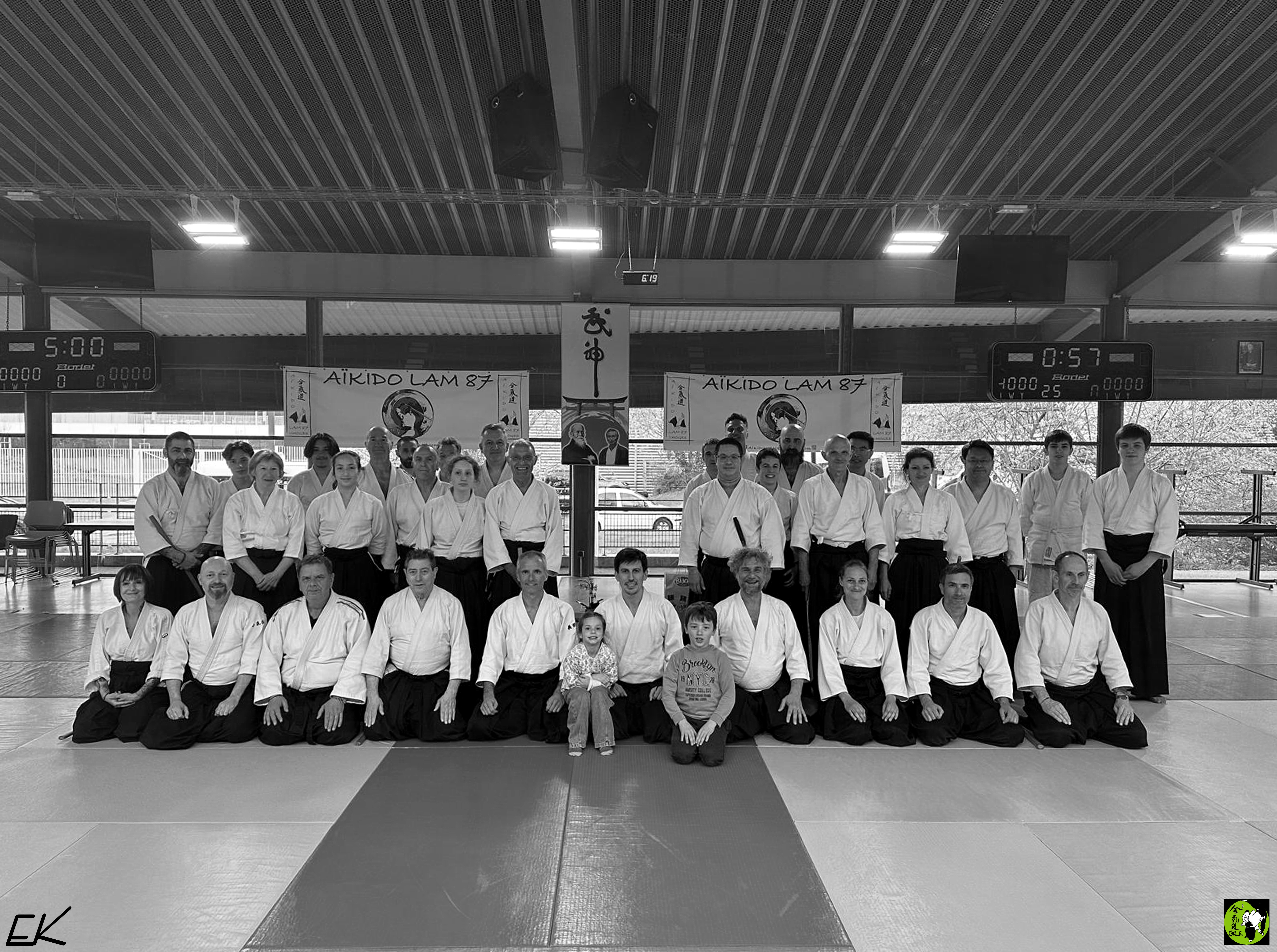 260328 Le groupe du samedi am en N&B.jpg - 4,06 MB